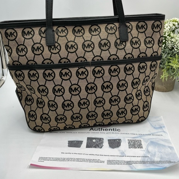 Authentic Michael Kors Kempton Monogram Logo Signature Tote Zip Pocket Shoulder - Picture 13 of 15